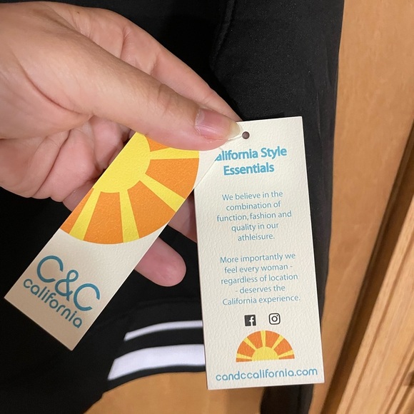 #25-C&C CALIFORNIA-Women's Black Sweatshirt- NWT - Picture 4 of 5